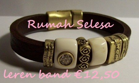 Mooie Leren armband met magneetsluiting artikelnummer:Tr028