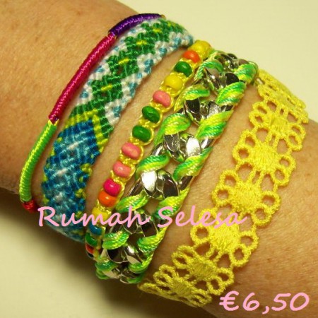 Mooie Ibiza band met magneet sluiting artikelnummer:Tr044